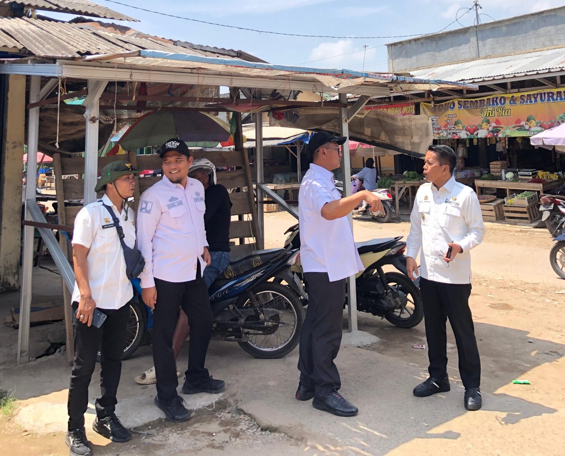 Pemkab Tulang Bawang Barat Tinjau Persiapan Rehabilitasi Lahan Parkir Pasar Daya Murni